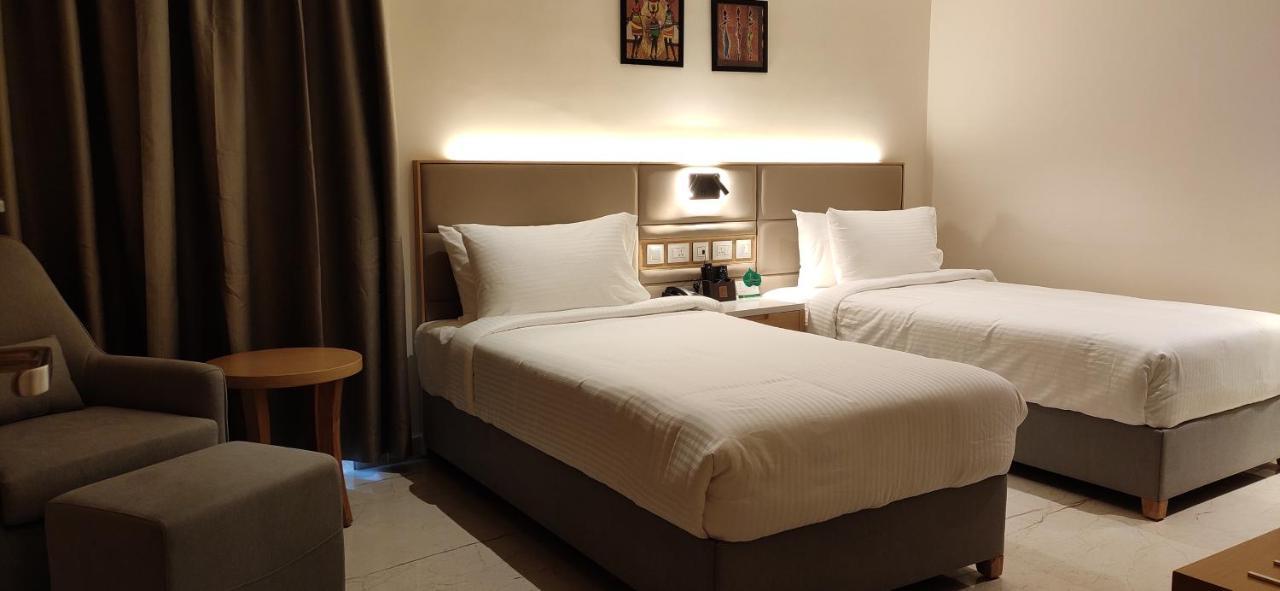 Sunhill Portico Hotell Siliguri Eksteriør bilde