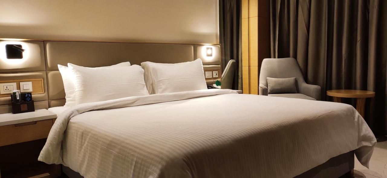Sunhill Portico Hotell Siliguri Eksteriør bilde