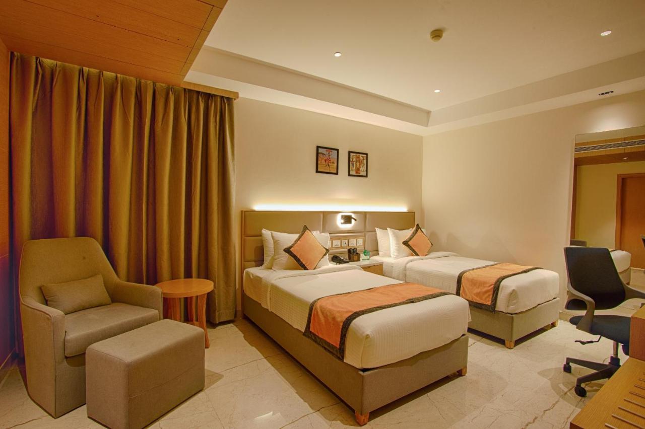 Sunhill Portico Hotell Siliguri Eksteriør bilde