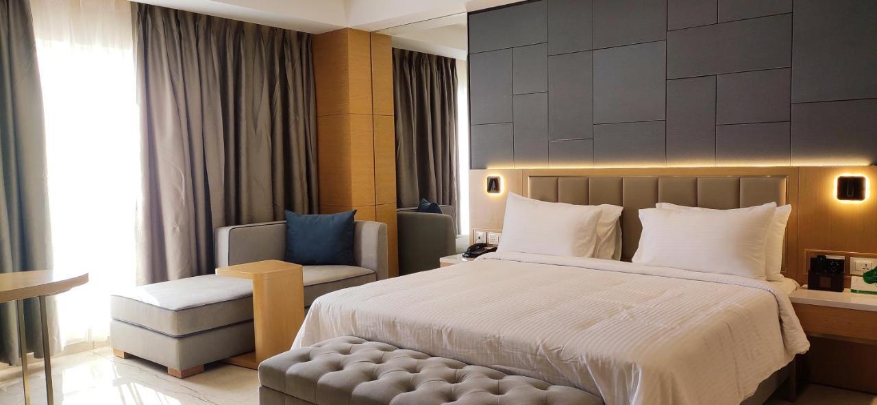 Sunhill Portico Hotell Siliguri Eksteriør bilde
