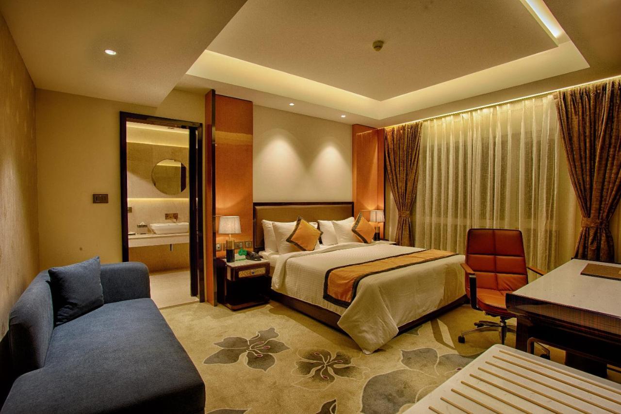 Sunhill Portico Hotell Siliguri Eksteriør bilde